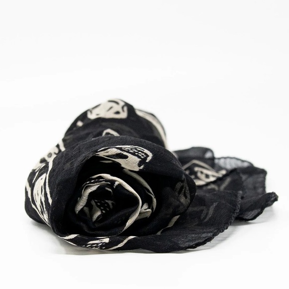 Alexander McQueen Black Silk Skull Scarf - Picture 4 of 7
